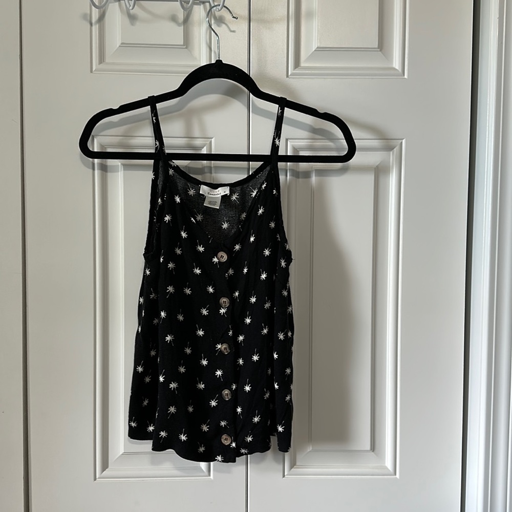** PRICE DROP** Flowy Button up Tank